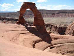 The rock then turns to white sandstone